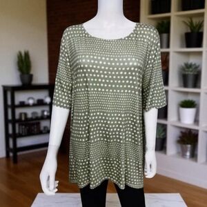 CLEARANCE Chico's Relaxed fit Sage Green with White Polkadots Tunic Top